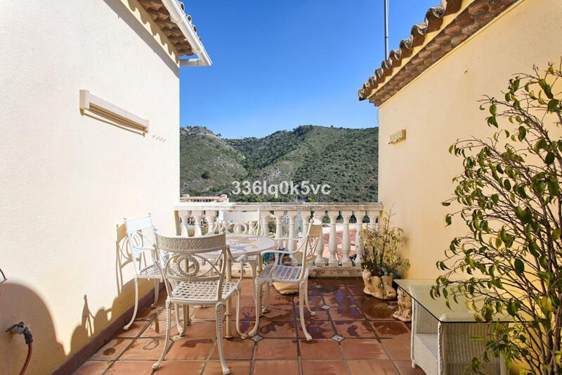 3 bedroom Townhouse for sale