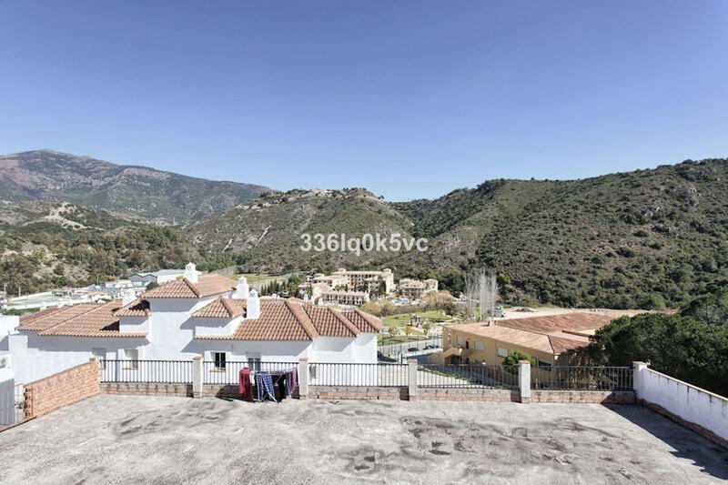 3 bedroom Townhouse for sale