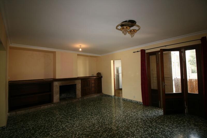 5 bedroom Townhouse for sale