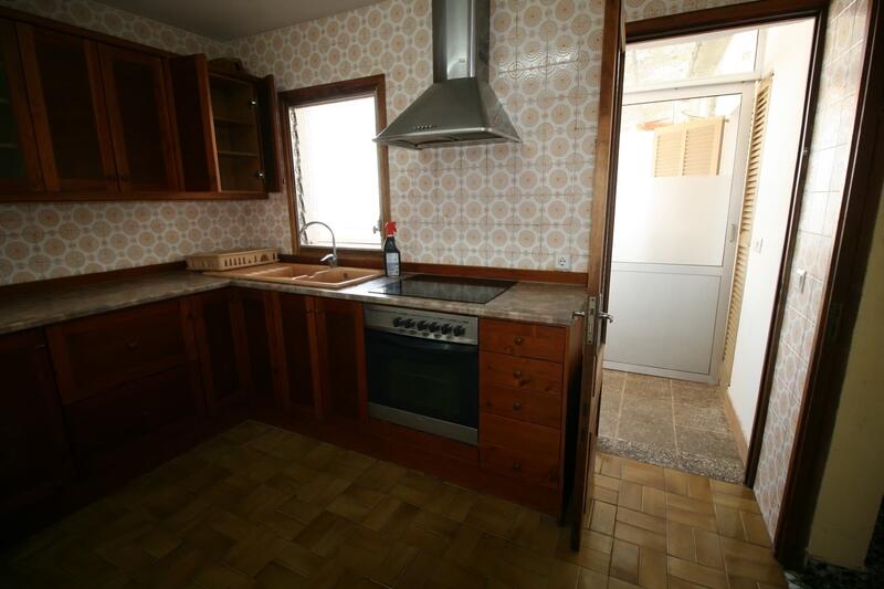 5 bedroom Townhouse for sale