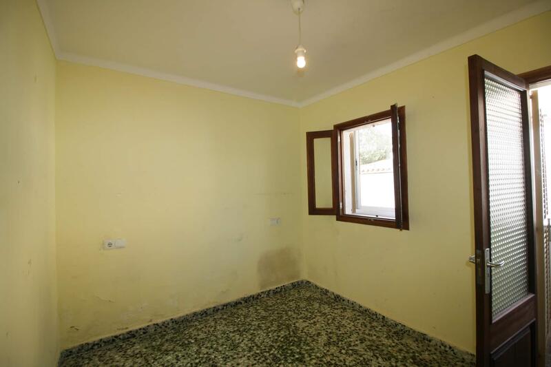 5 bedroom Townhouse for sale