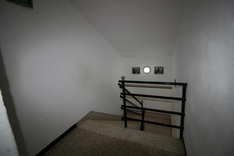 5 bedroom Townhouse for sale
