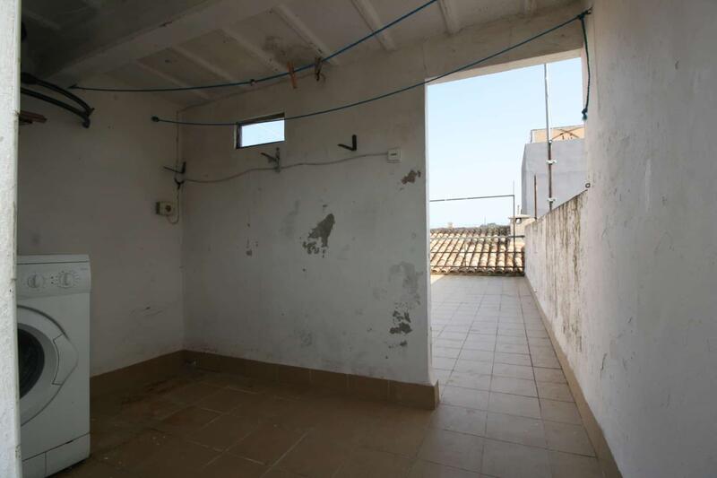 5 bedroom Townhouse for sale