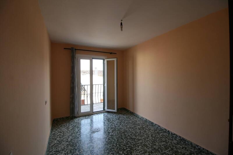 5 bedroom Townhouse for sale