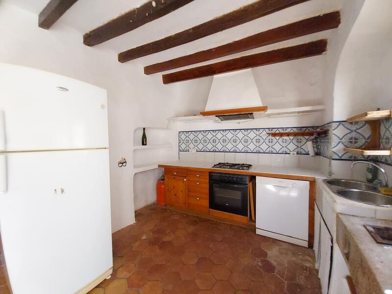 5 bedroom Townhouse for sale