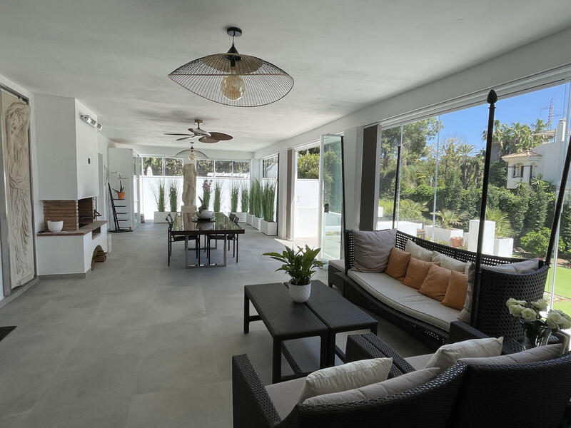 10 bedroom Villa for sale