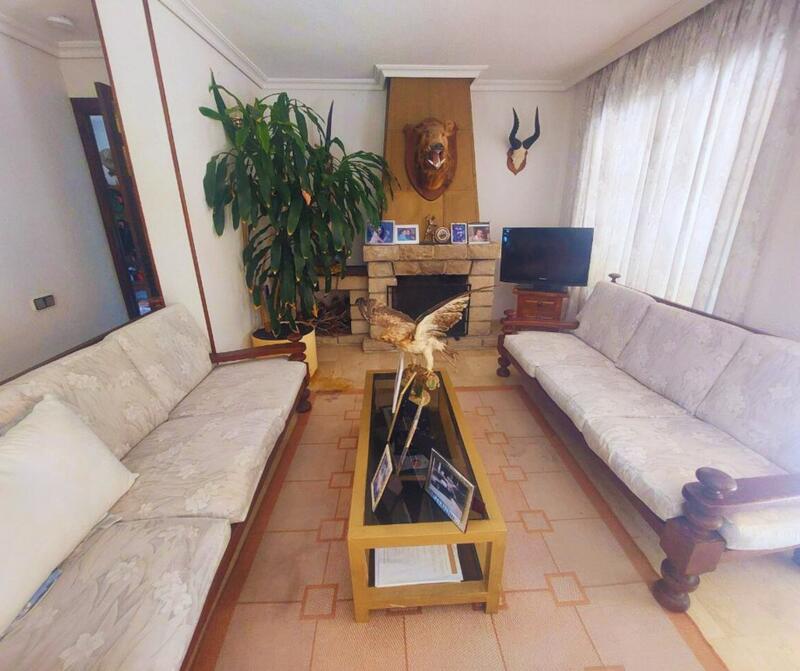 5 bedroom Villa for sale