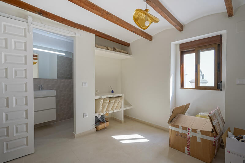 3 bedroom Townhouse for sale