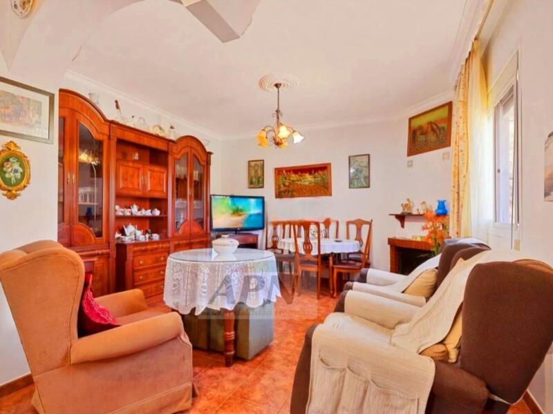 4 спальная комната Деревенский Дом продается