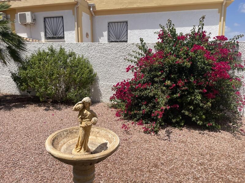 2 bedroom Townhouse for sale