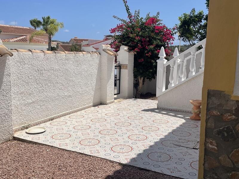 2 bedroom Townhouse for sale