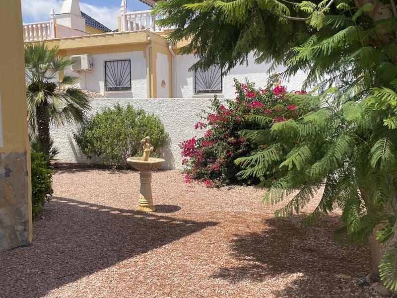 2 bedroom Townhouse for sale