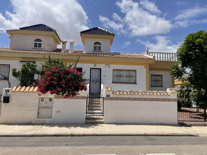 2 bedroom Townhouse for sale