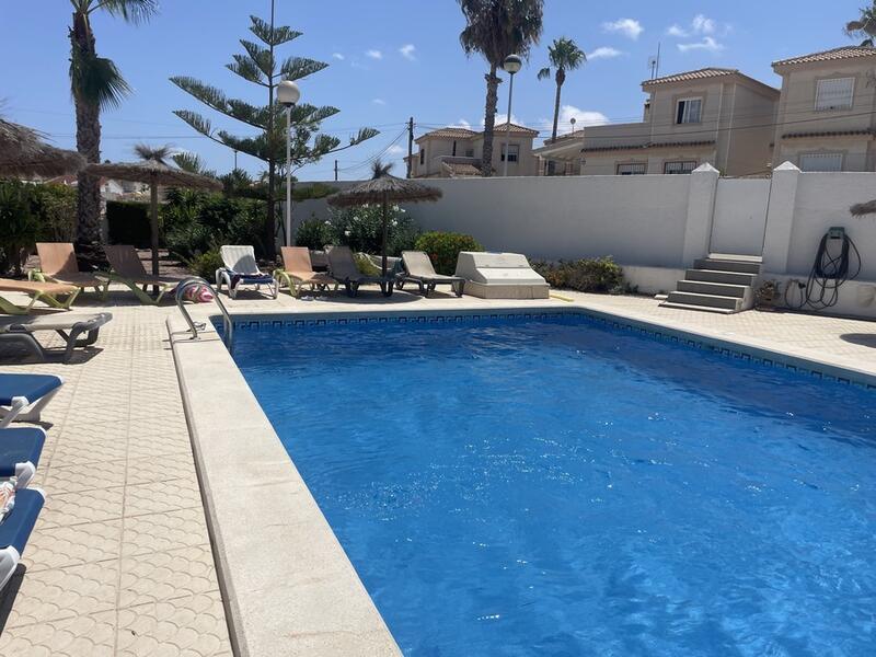 2 bedroom Townhouse for sale