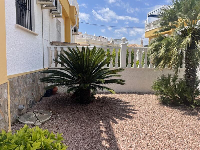 2 bedroom Townhouse for sale