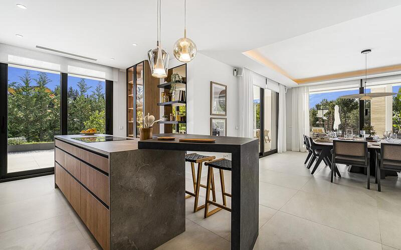 6 bedroom Villa for sale