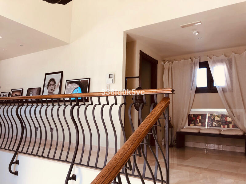 5 bedroom Villa for sale