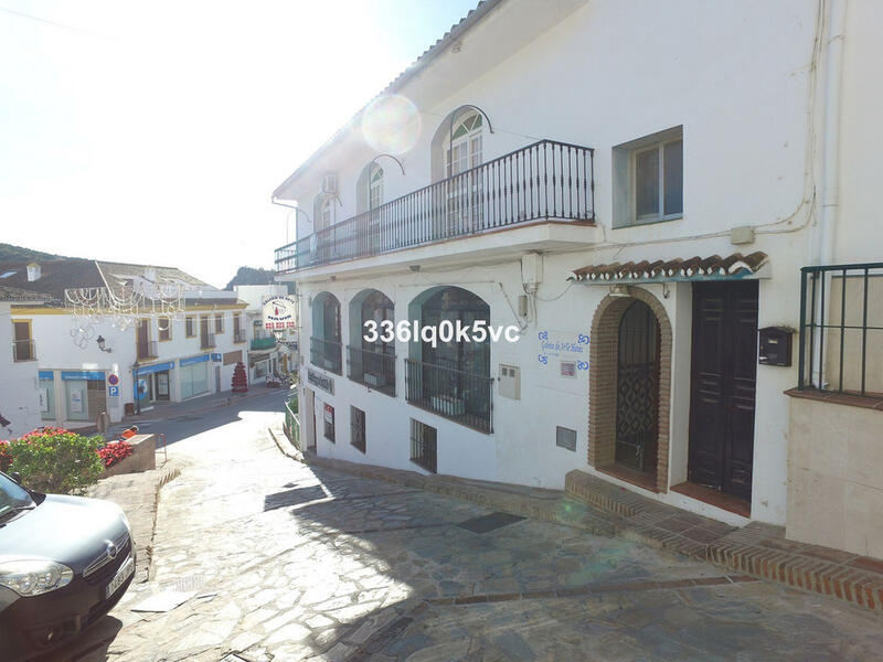 5 bedroom Apartment for sale