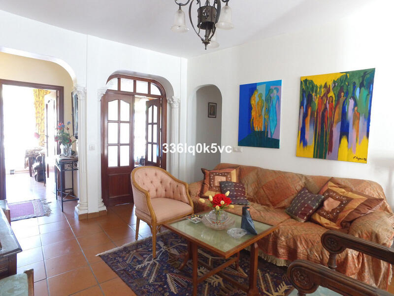 5 bedroom Apartment for sale