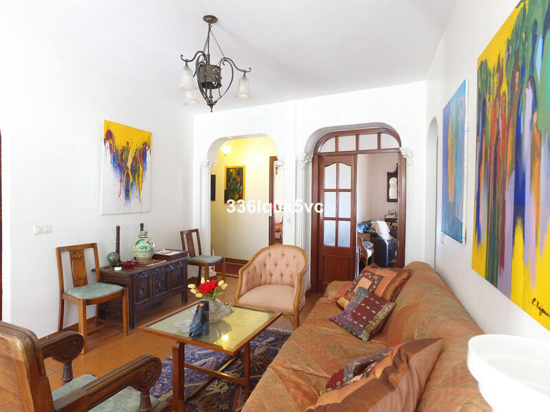 5 bedroom Apartment for sale