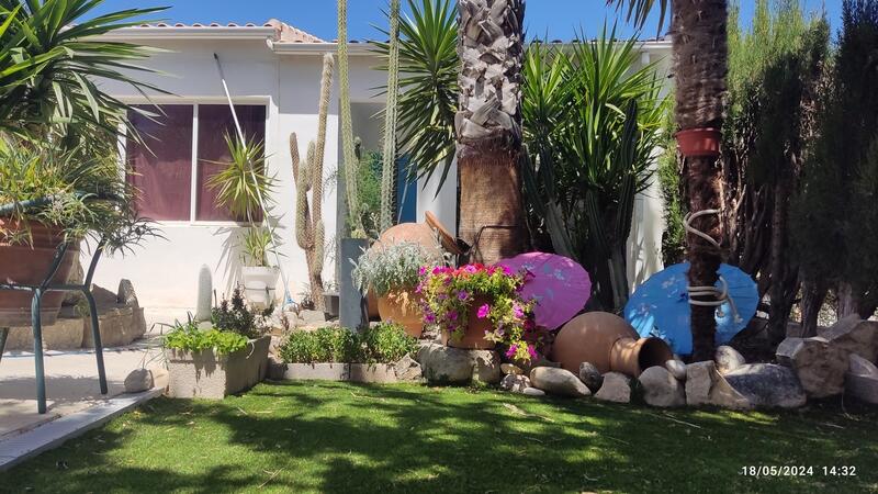 8 bedroom Country House for sale