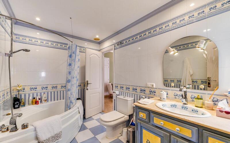 5 bedroom Villa for sale