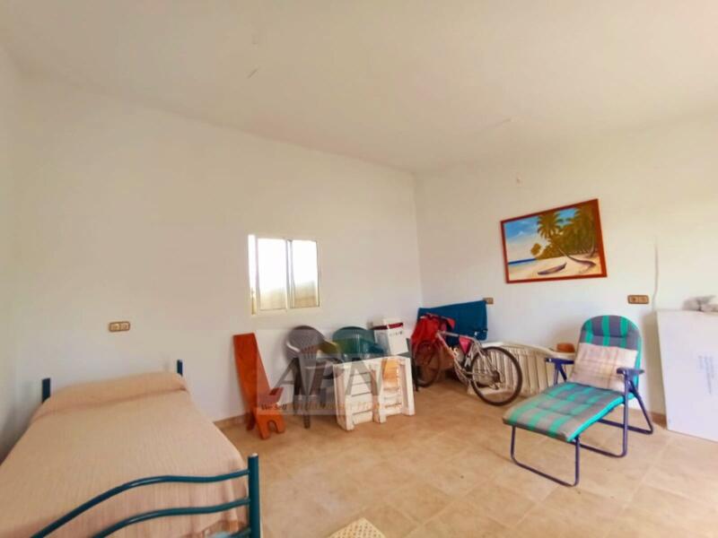 2 Cuarto Casa de Campo en venta