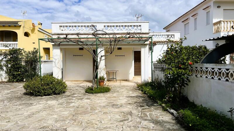 6 bedroom Villa for sale