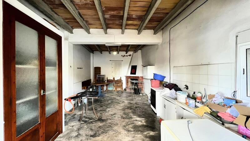 6 bedroom Villa for sale