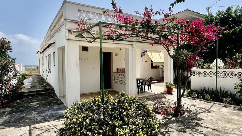 6 bedroom Villa for sale