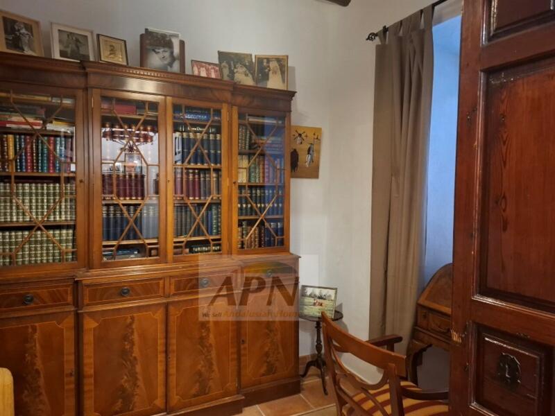 3 bedroom Townhouse for sale