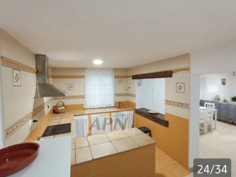 5 bedroom Country House for sale