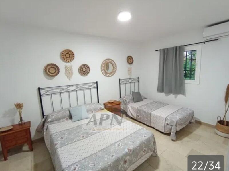 5 bedroom Country House for sale