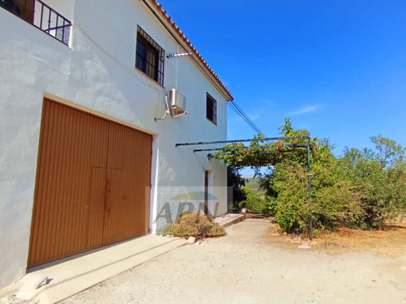 4 bedroom Country House for sale