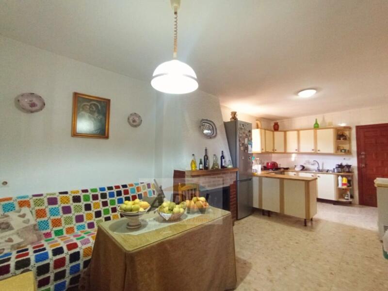 4 bedroom Country House for sale