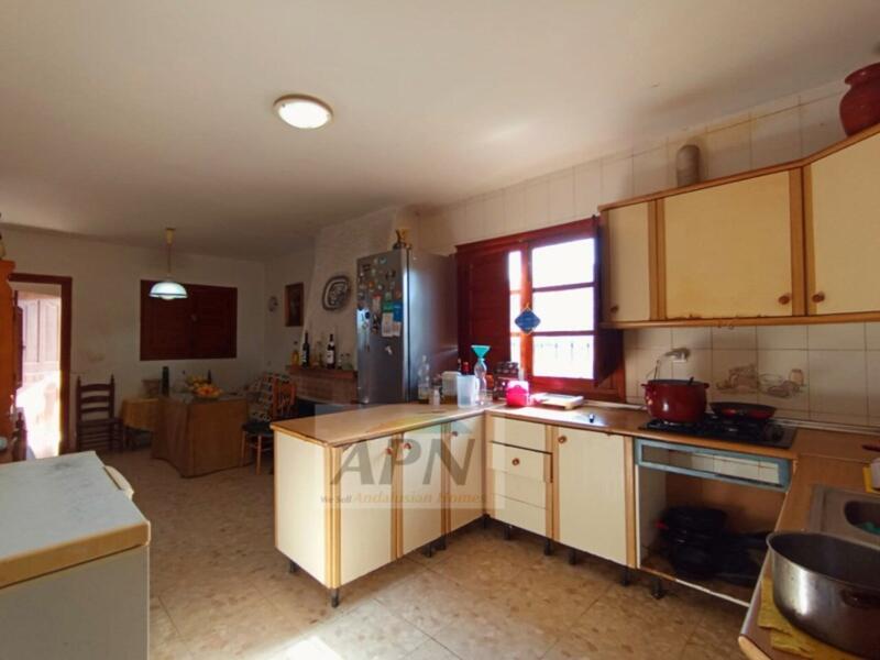 4 bedroom Country House for sale