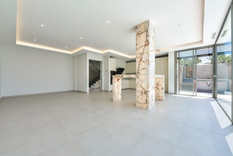 6 bedroom Villa for sale