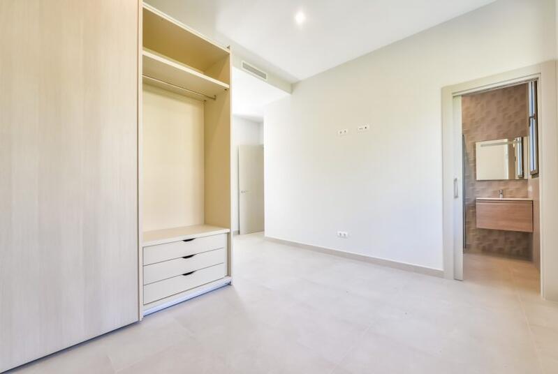 6 bedroom Villa for sale