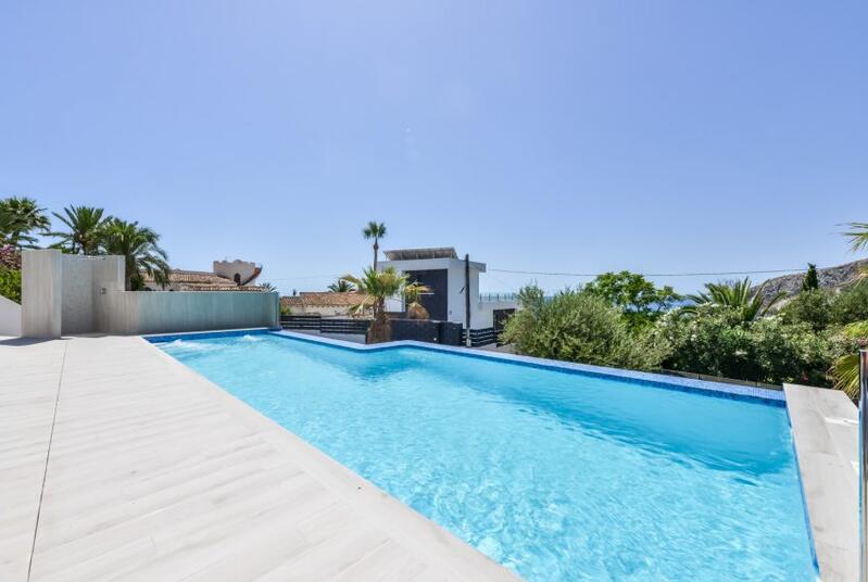 6 bedroom Villa for sale