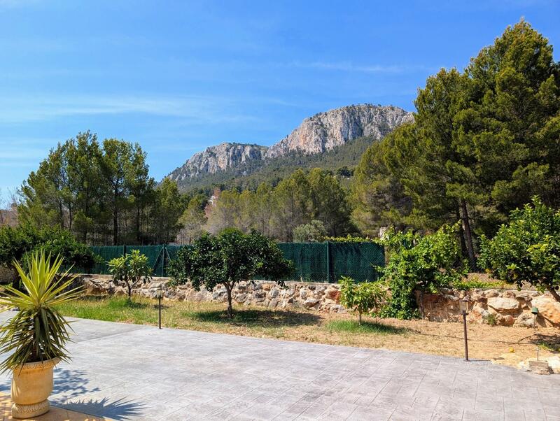 4 bedroom Country House for sale