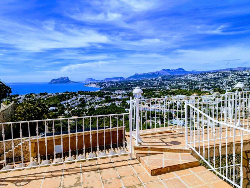 Villa for sale in Moraira, Alicante