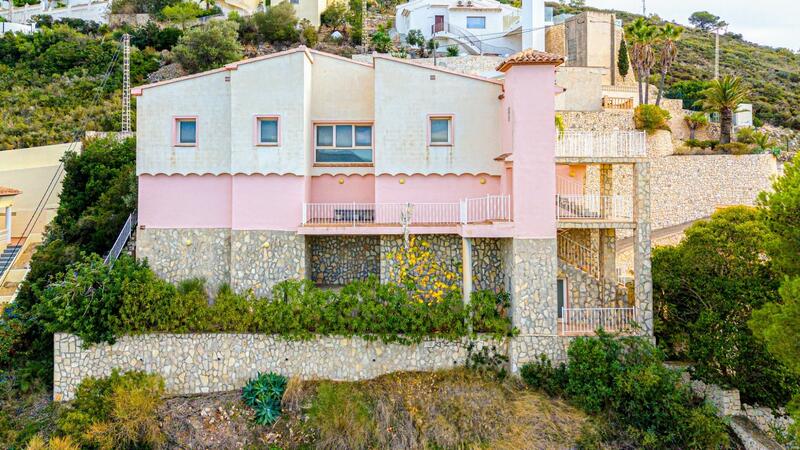 Villa for sale
