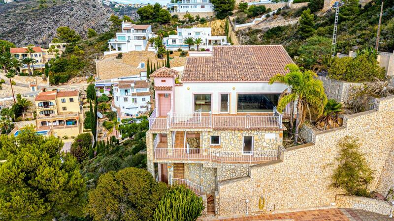Villa for sale