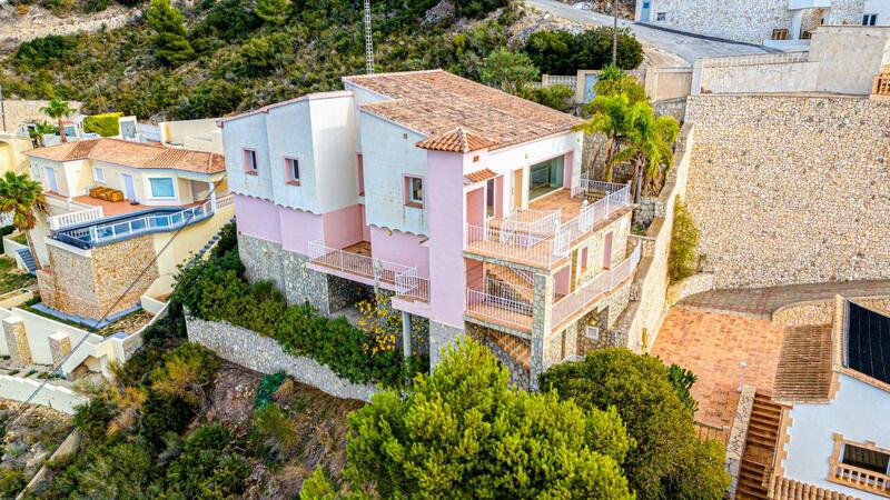 Villa for sale