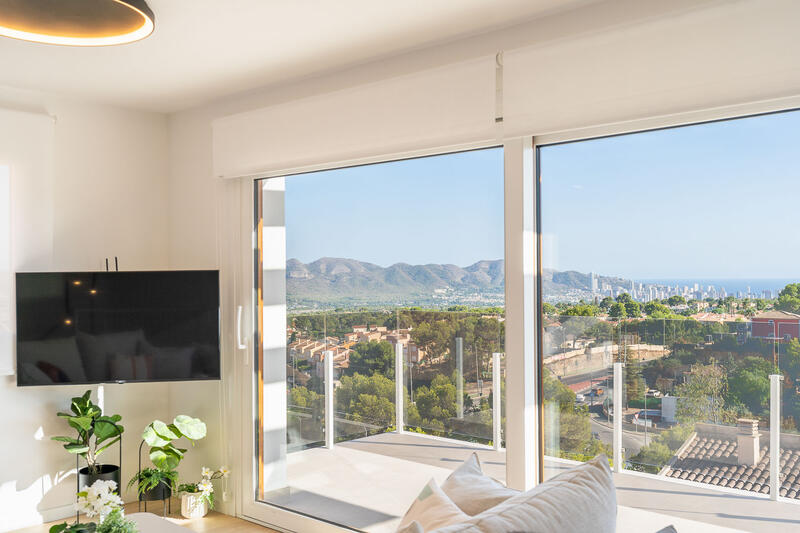 4 bedroom Townhouse for sale