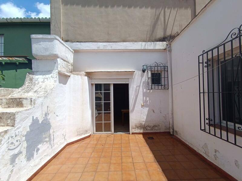 Townhouse for sale in Beniarbeig, Alicante
