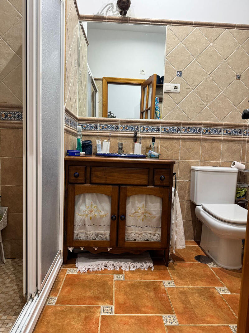 4 bedroom Townhouse for sale