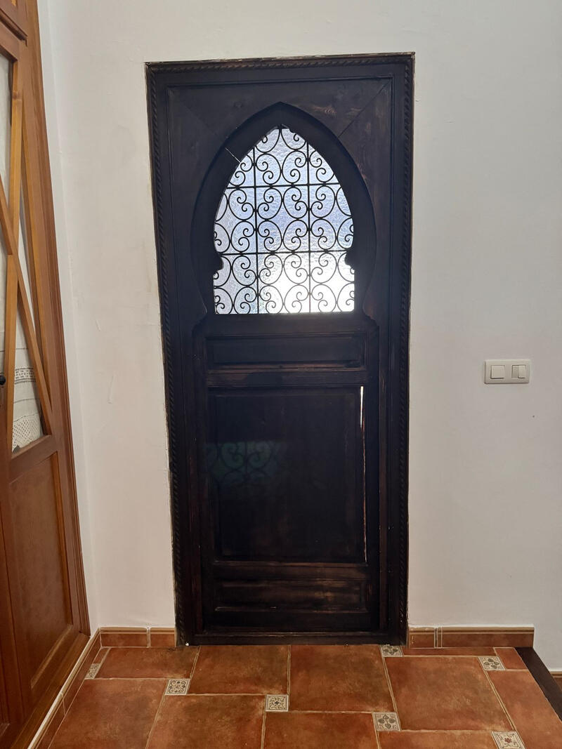 4 bedroom Townhouse for sale