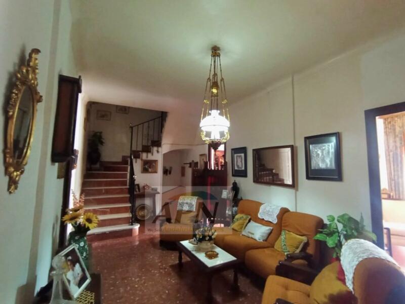 20 bedroom Townhouse for sale