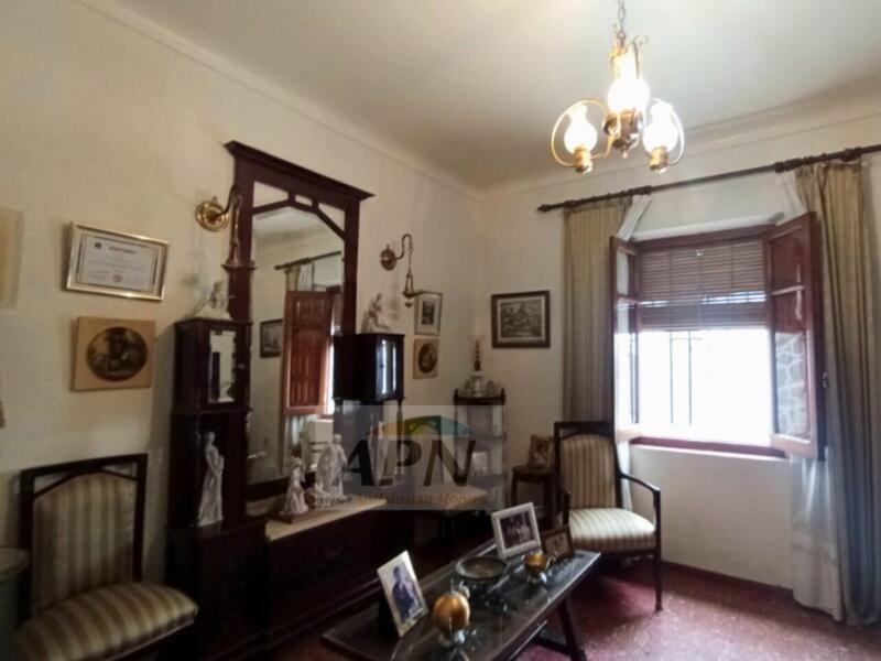 20 bedroom Townhouse for sale
